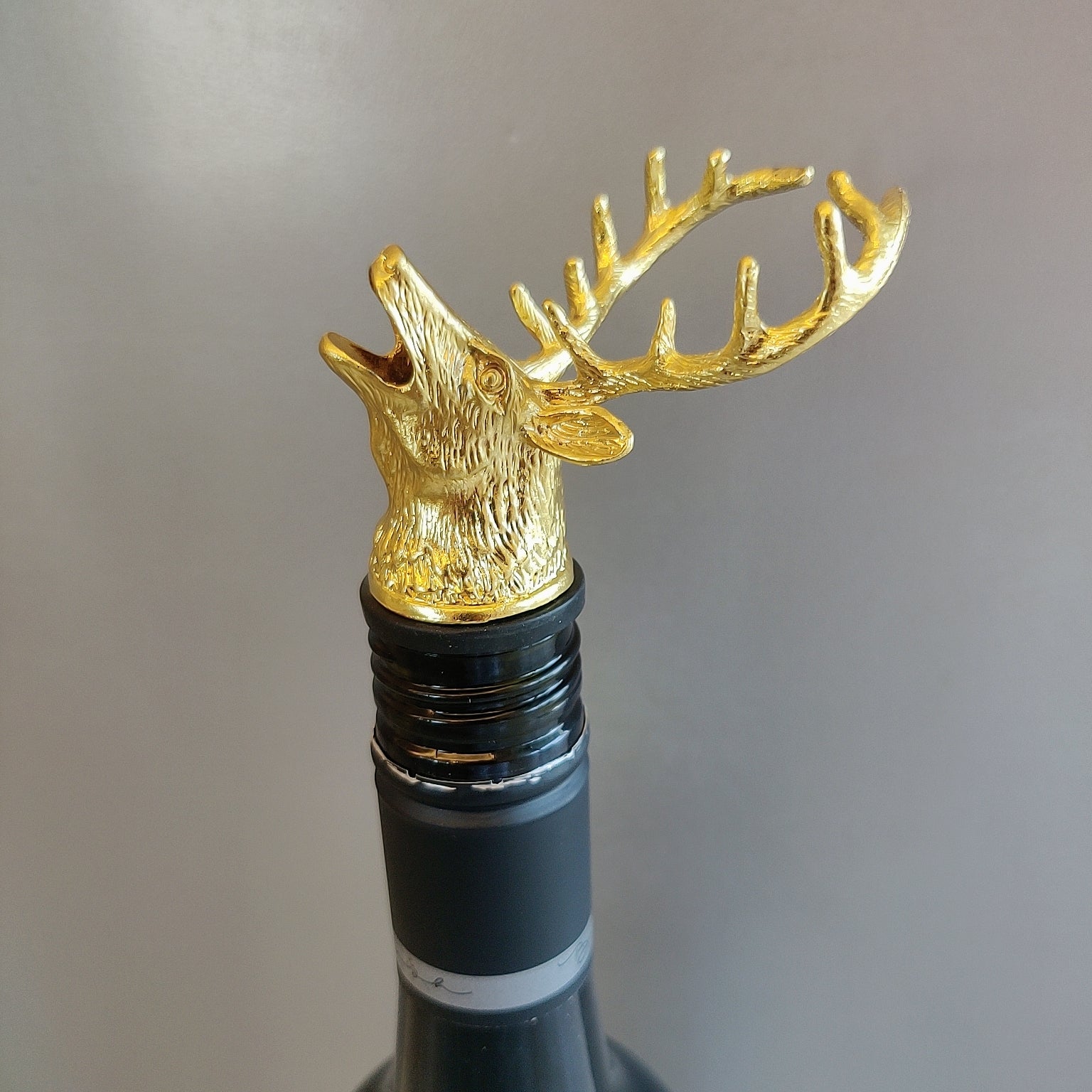 Reindeer Wine Pourer cum Aerator - Gold - Image 8