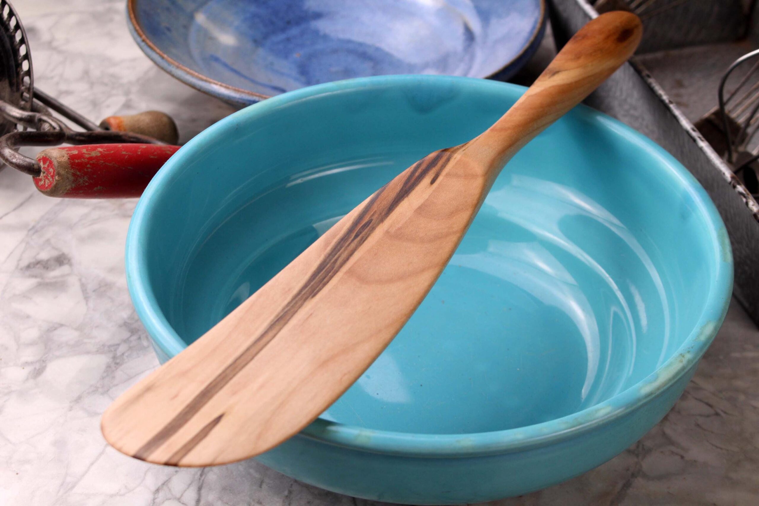 Handmade wooden right handed spurtle kitchen utensil carved from Walnut wood - Image 3